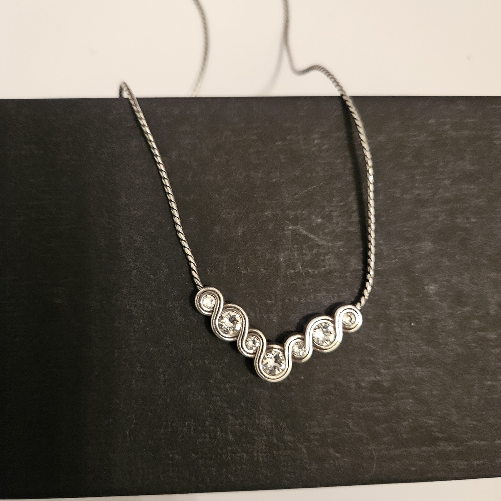 Elegant Silver Necklace with Crystal Accents